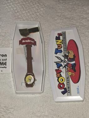 Vintage 1994 Warner Brothers Looney Tunes TWEETY BIRD Wristwatch Armitron NIB